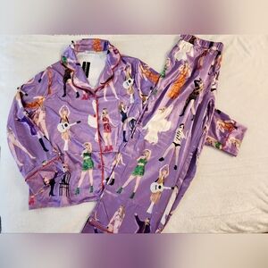 NWT Ladies size large silky Taylor Swift pajamas